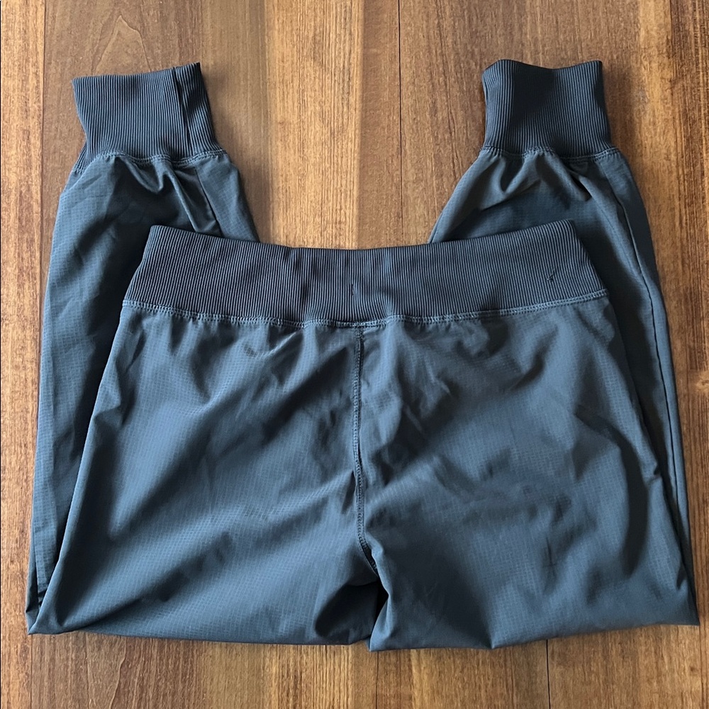 Women’s Reebok Joggers - Picture 3 of 9